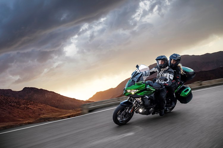 LINHA TOURER PARA VIAJAR EM GRANDE ESTILO